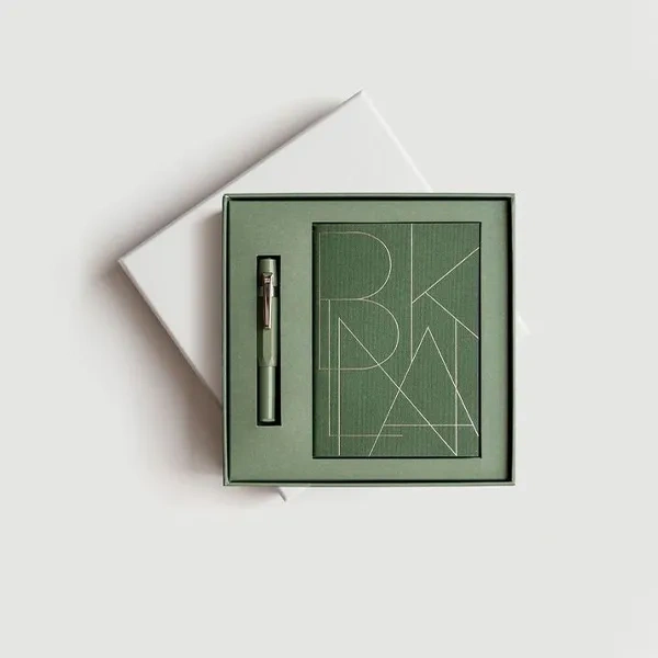 green stationery gift box set with pen packarrow